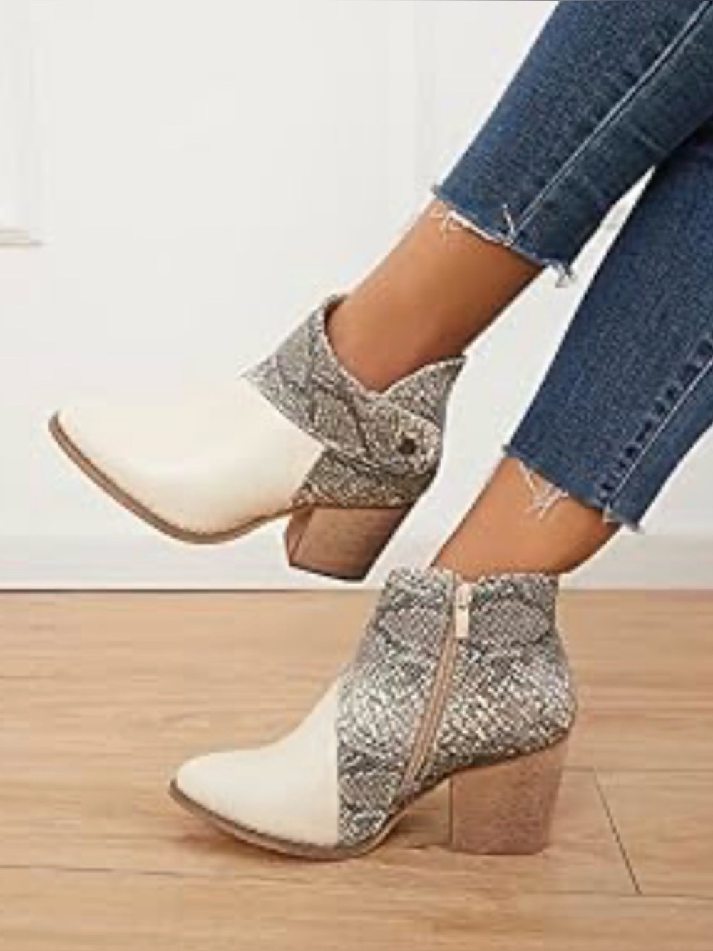 Women's Cream & Gray Textured Ankle Bootie - Stylish Side Zip